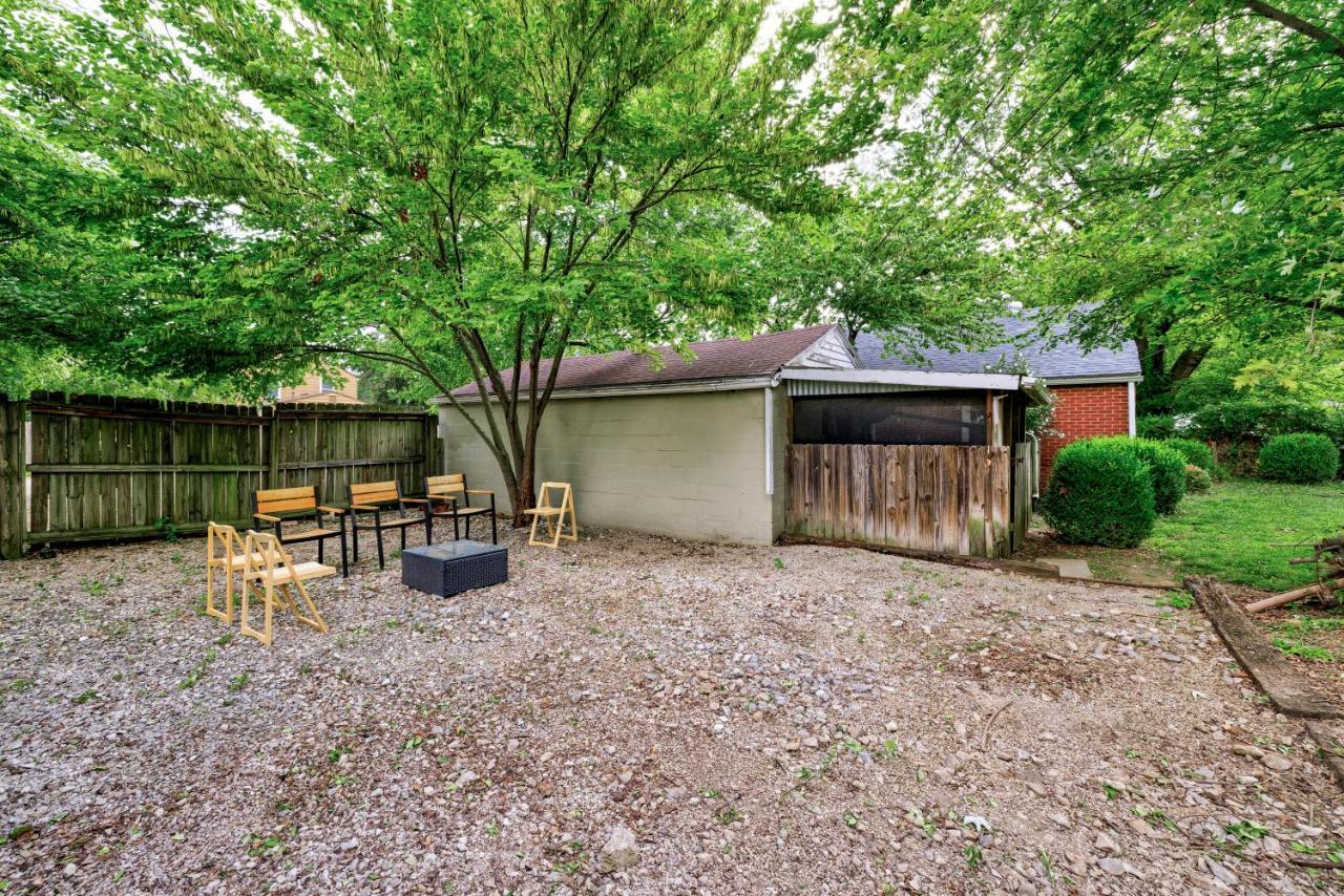 Mid-Century Brick Bungalow Home Evansville Exterior photo